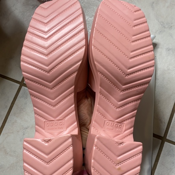 Sandals - Picture 2 of 9